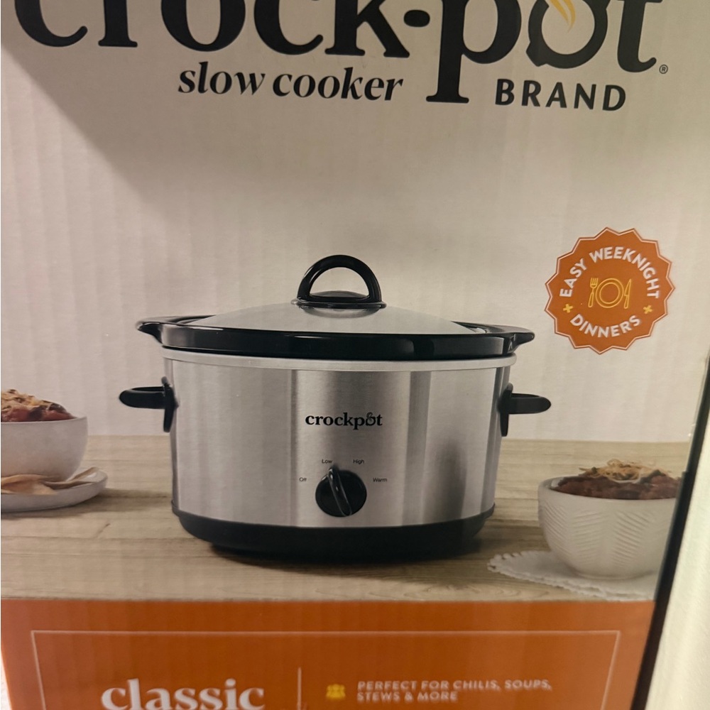 Crock-Pot Slow Cooker in Silver and Black